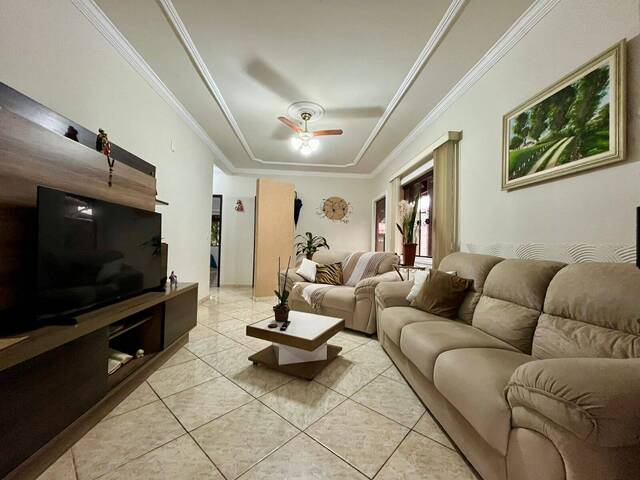 #2 - Casa para Venda em Carandaí - MG
