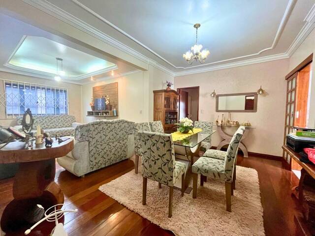 #8 - Apartamento para Venda em Carandaí - MG