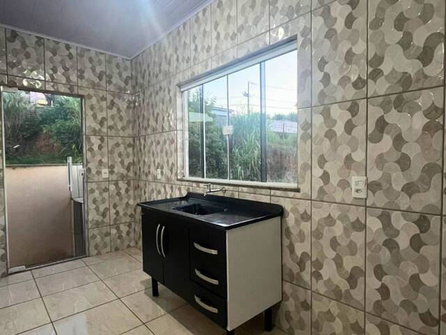 #27 - Apartamento para Venda em Carandaí - MG