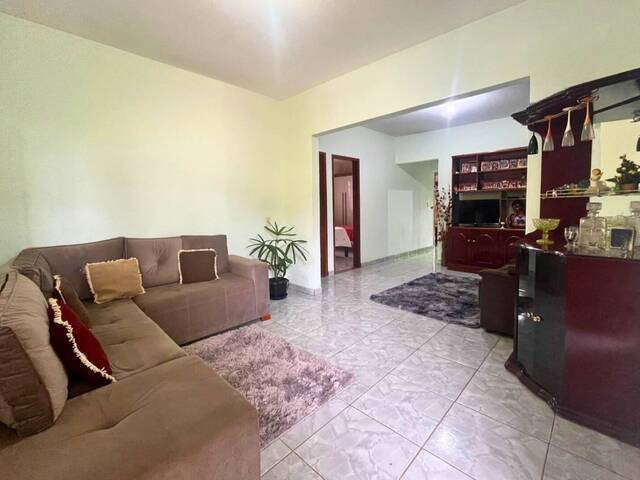 #37 - Casa para Venda em Carandaí - MG