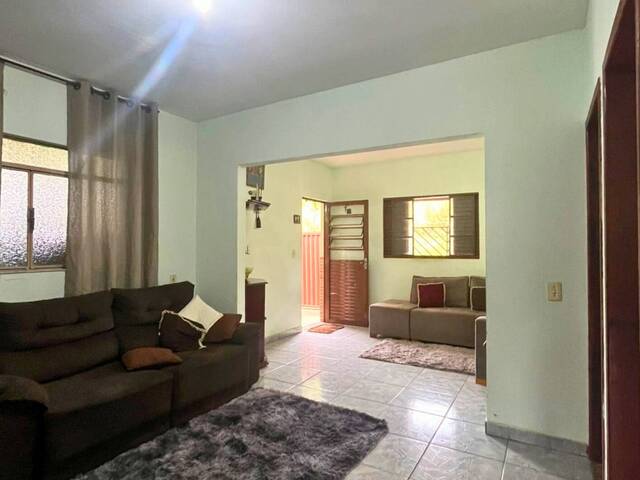 #37 - Casa para Venda em Carandaí - MG
