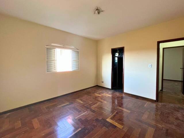 Casa para Venda em Carandaí - 4