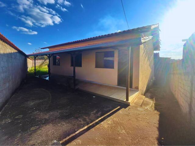 #49 - Casa para Venda em Carandaí - MG