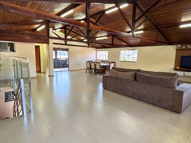 #60 - Casa para Venda em Carandaí - MG