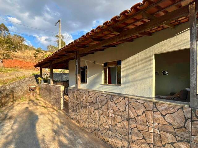 #61 - Casa para Venda em Carandaí - MG