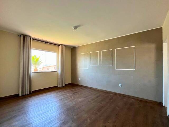 #69 - Casa para Venda em Carandaí - MG