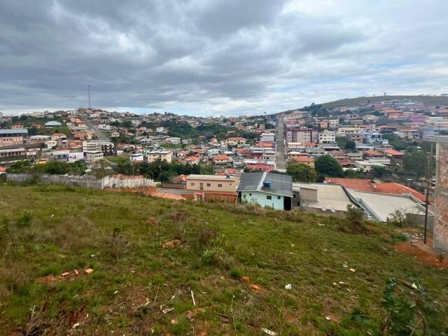 #76 - Terreno para Venda em Carandaí - MG
