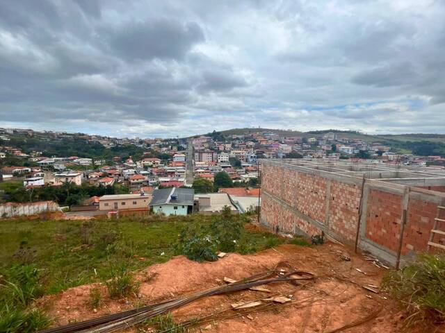 #76 - Terreno para Venda em Carandaí - MG