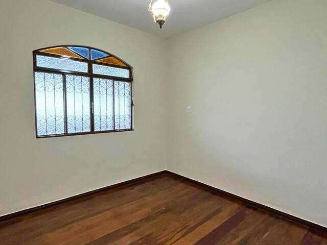 Casa para Venda em Carandaí - 5