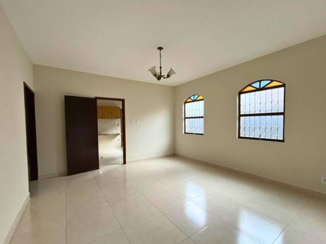 #92 - Casa para Venda em Carandaí - MG - 2