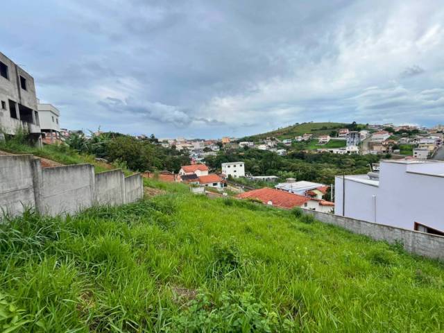 #97 - Terreno para Venda em Carandaí - MG - 2