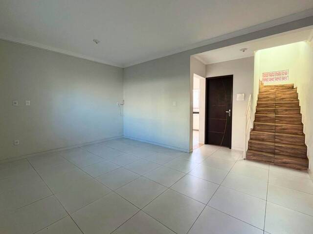 #121 - Casa para Venda em Carandaí - MG - 2
