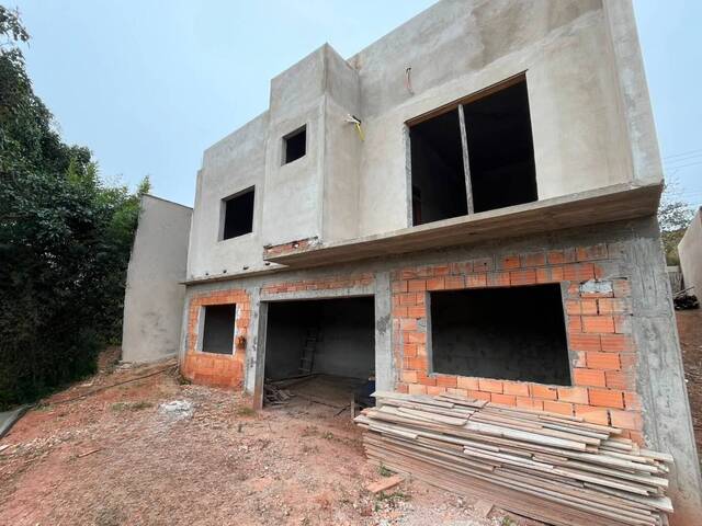 #139 - Casa para Venda em Carandaí - MG - 1